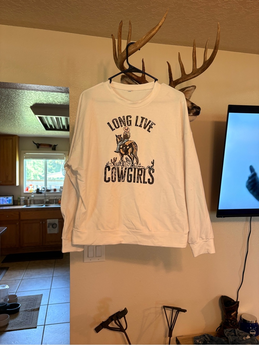 Long Live Cowgirls Graphic Sweatshirt - White